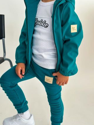 Všetko potrebné do nečasu a chladu 🍁🌧️❄️ www.bubbe.sk / www.bubbe.cz Softshell bunda, tria zateplené tepláky, jesenný...